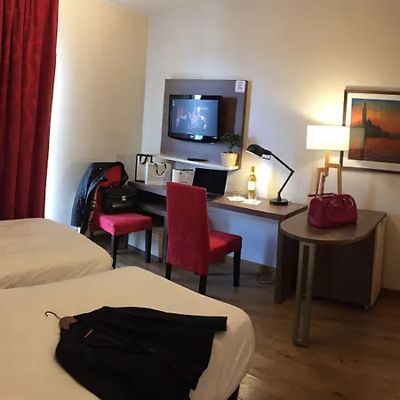 Aparthotel Val Senart 1ere Avenue 3*