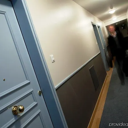 Val Senart 1ere Avenue 3*