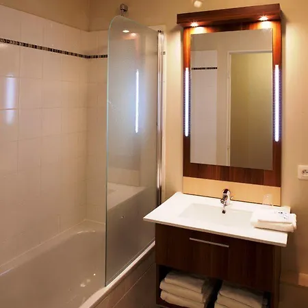 Val Senart 1ere Avenue Aparthotel